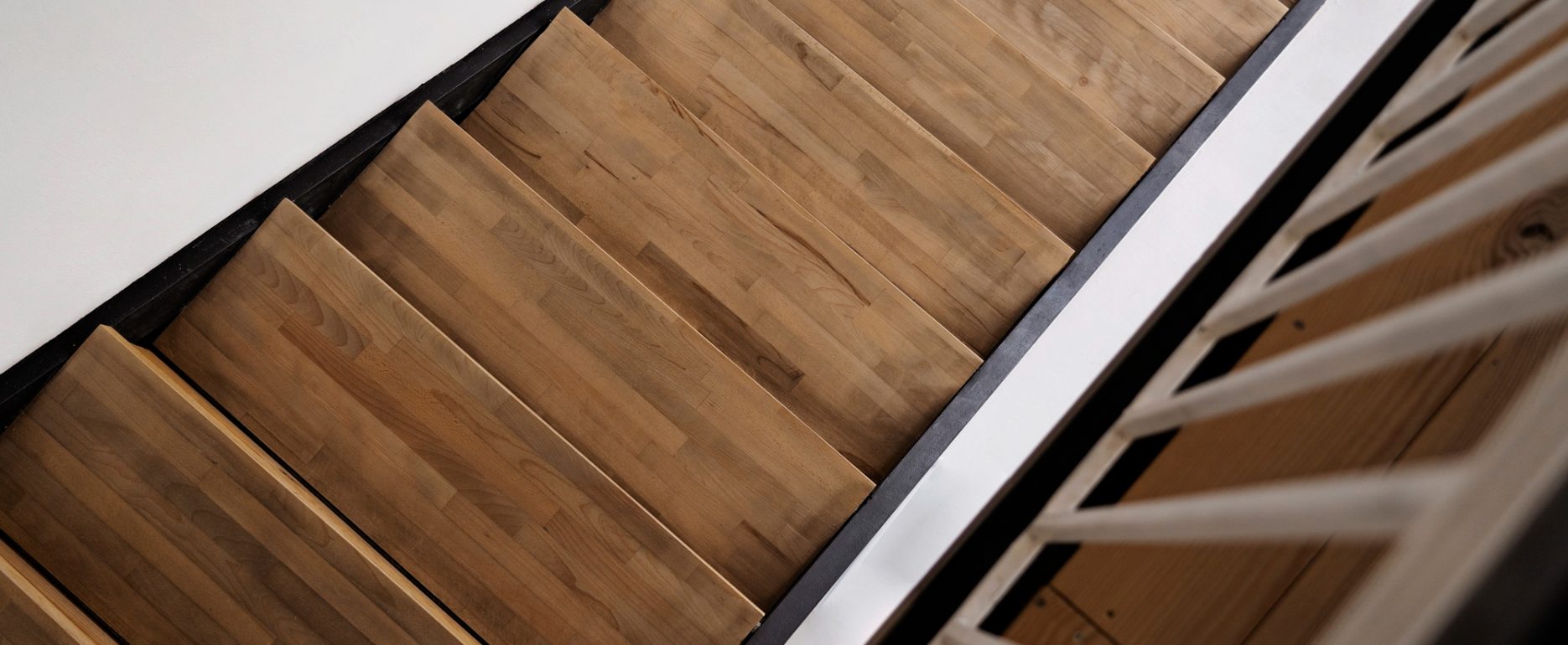 scale in legno per interni su misura